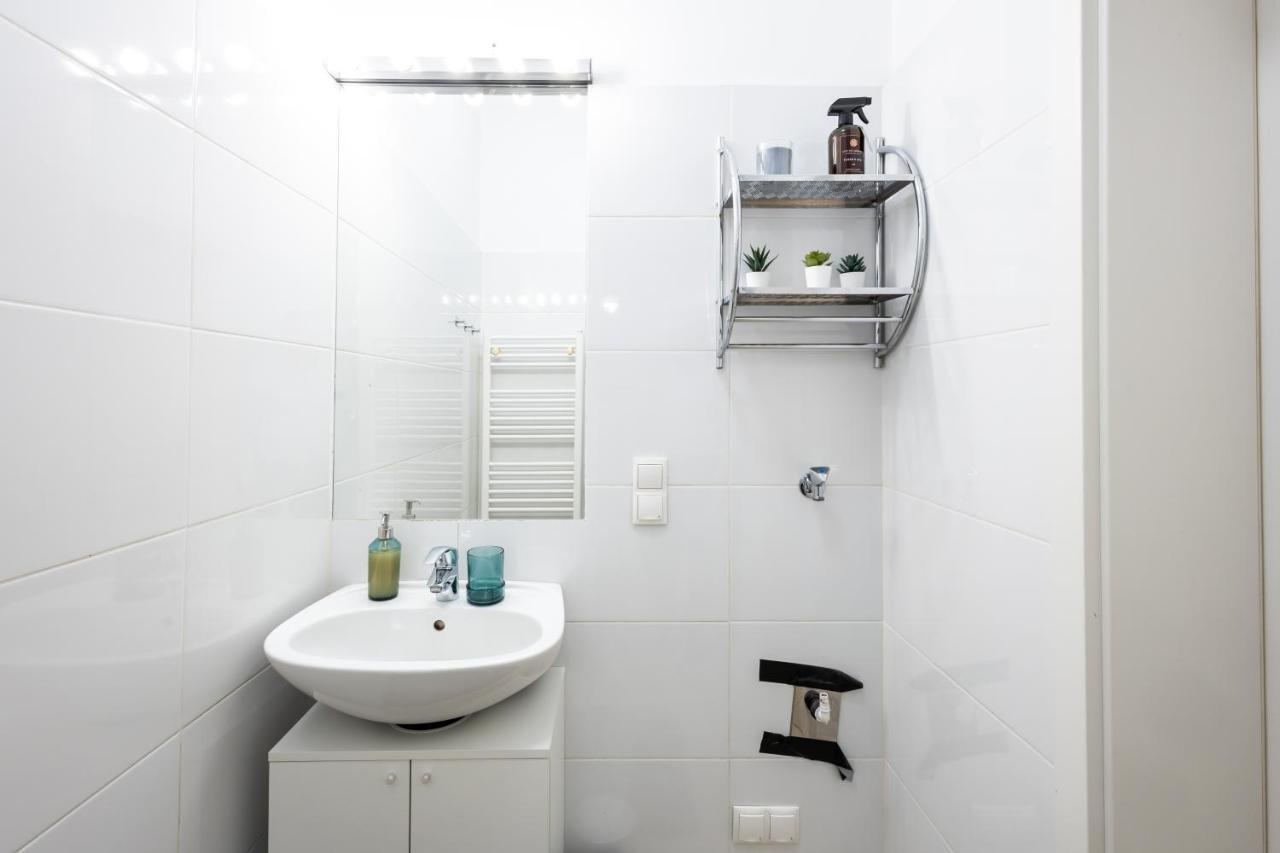 Large Garden-View Balcony Comfort Retreat 1020-Vienna فيينا المظهر الخارجي الصورة